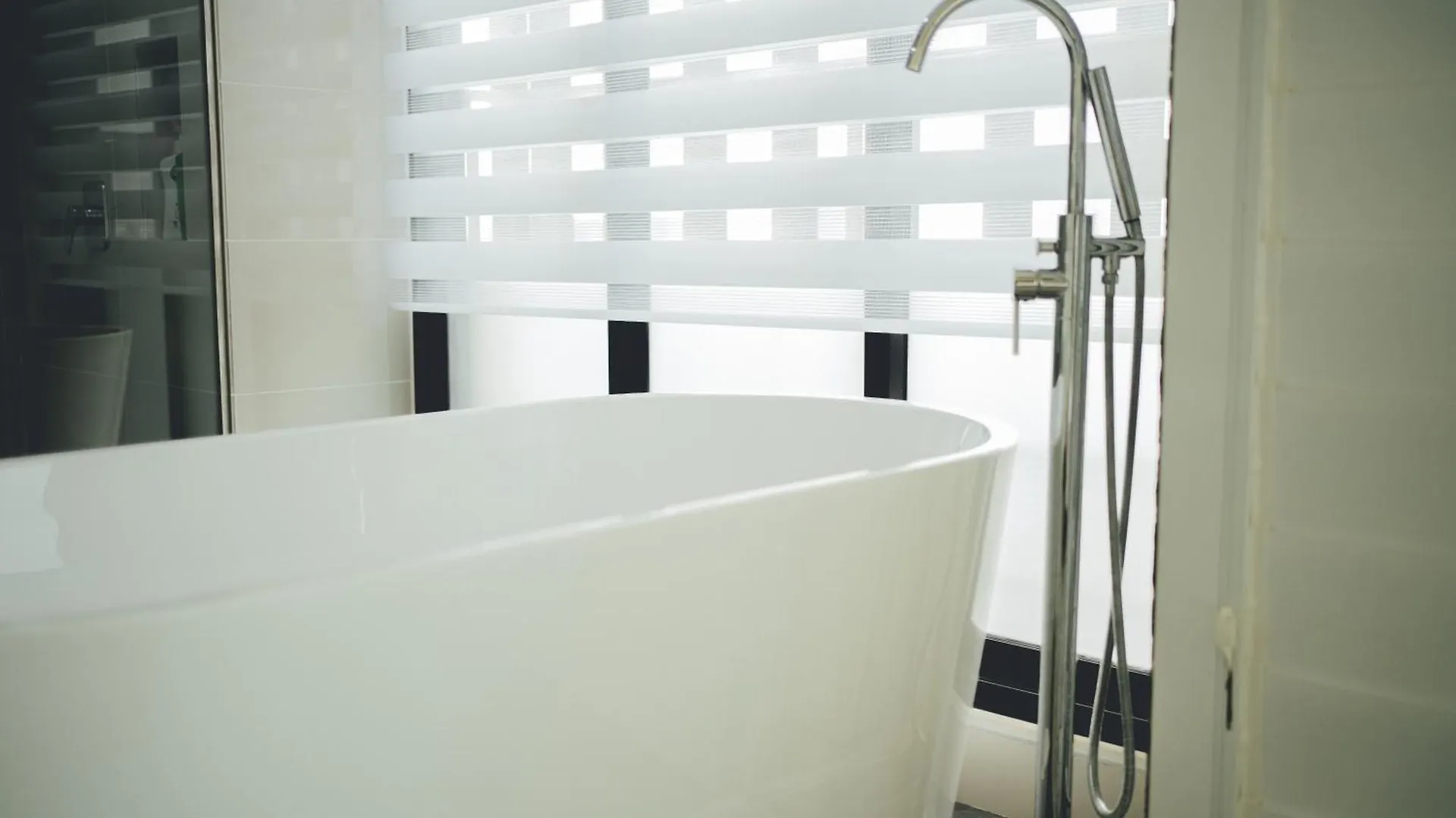 Mosaic Warm Suite 3Br 10Pax Family-Friendly Pooltable By Our Stay Джохор-Бару